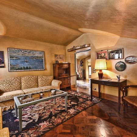 Elegante Panoramico Apartment Venesia Bagian luar foto